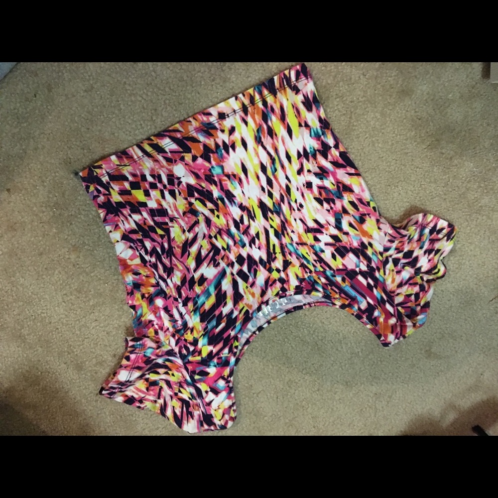 Geometric colorful crop top